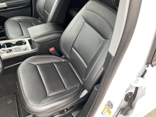 Certified 2024 Ford Explorer XLT w/ Equipment Group 202A AWD/4WD image 13