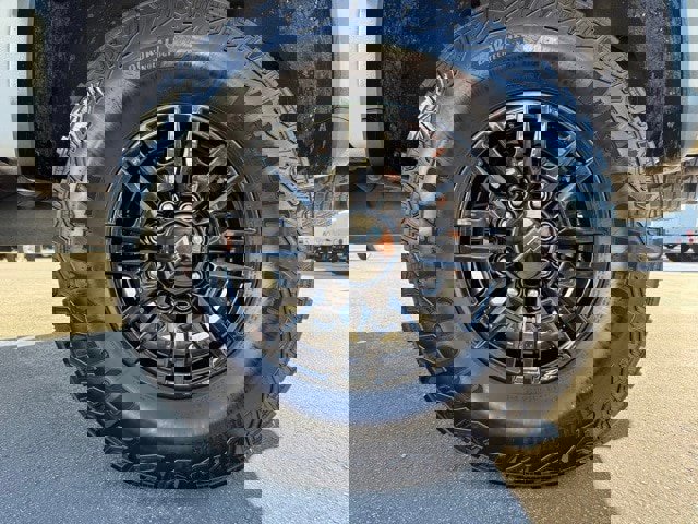 Used 2025 Chevrolet Silverado 2500 ZR2 image 12