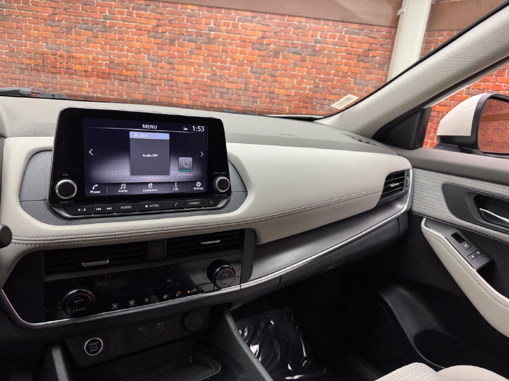 Used 2023 Nissan Rogue SV AWD/4WD image 19