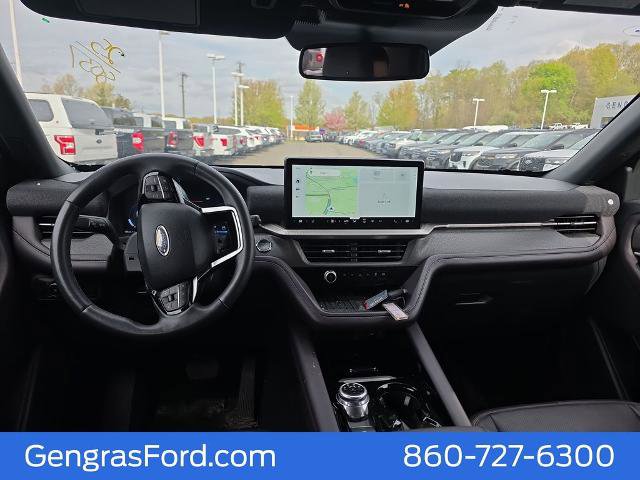 Certified 2025 Ford Explorer Platinum w/ LUX Leather Package AWD/4WD image 18