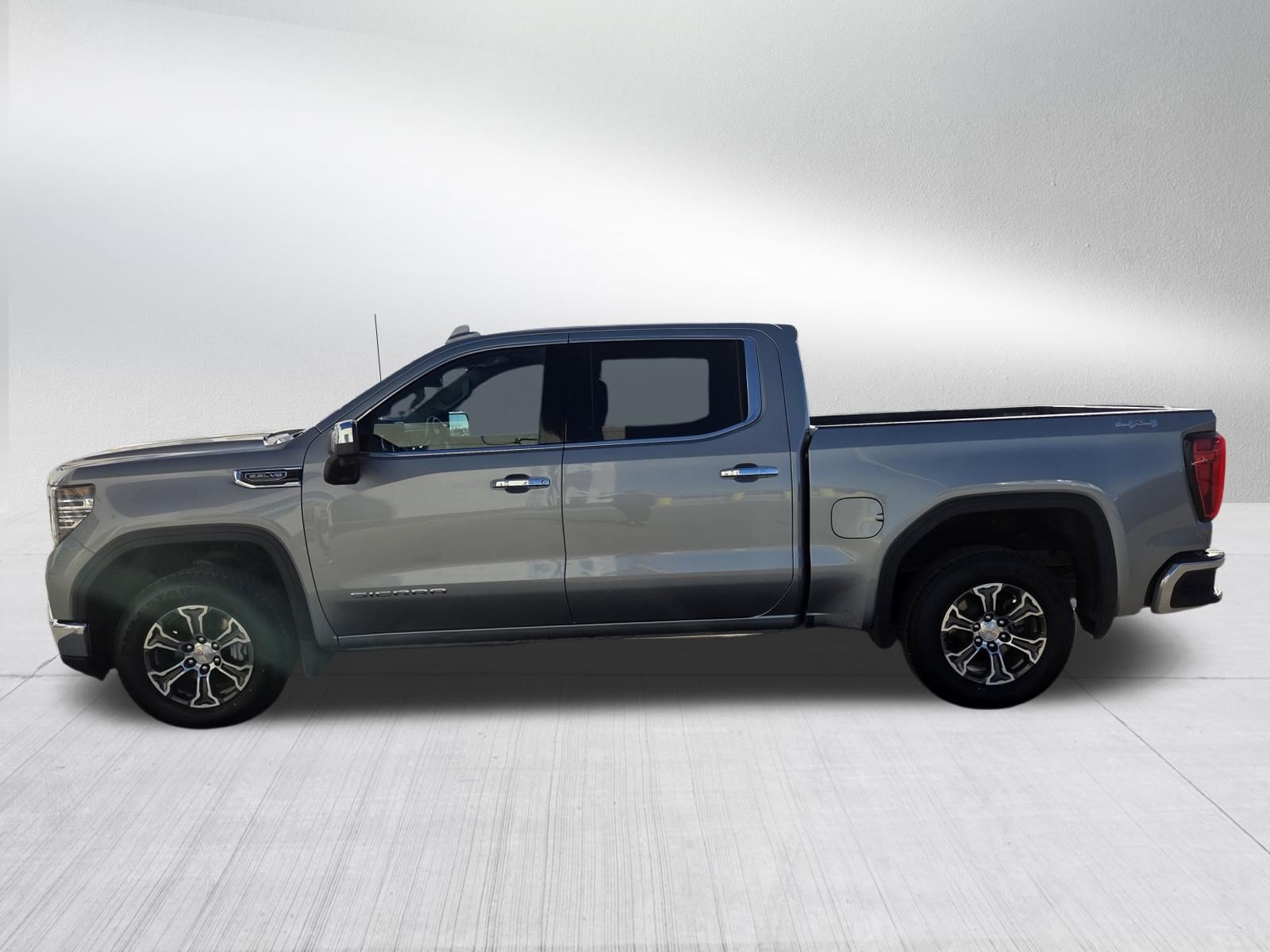 Used 2025 GMC Sierra 1500 SLT AWD/4WD image 4