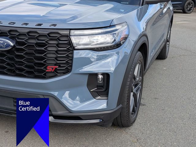 Certified 2025 Ford Explorer ST AWD/4WD image 9