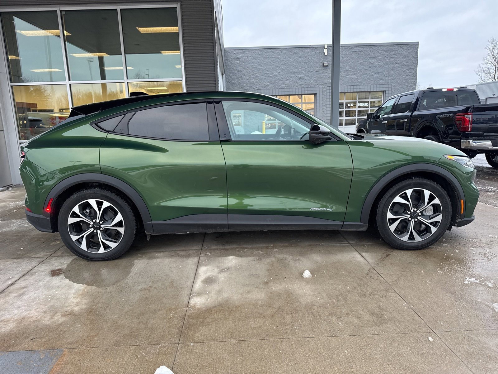 Certified 2025 Ford Mustang Mach-E Select w/ Comfort Package Lite image 2