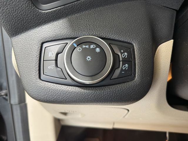 Certified 2018 Ford Escape SE FWD image 12