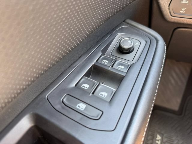 Used 2024 Volkswagen Atlas Cross Sport SE AWD/4WD image 28