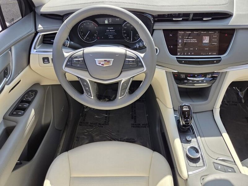 Used 2025 Cadillac XT5 Premium Luxury FWD image 13