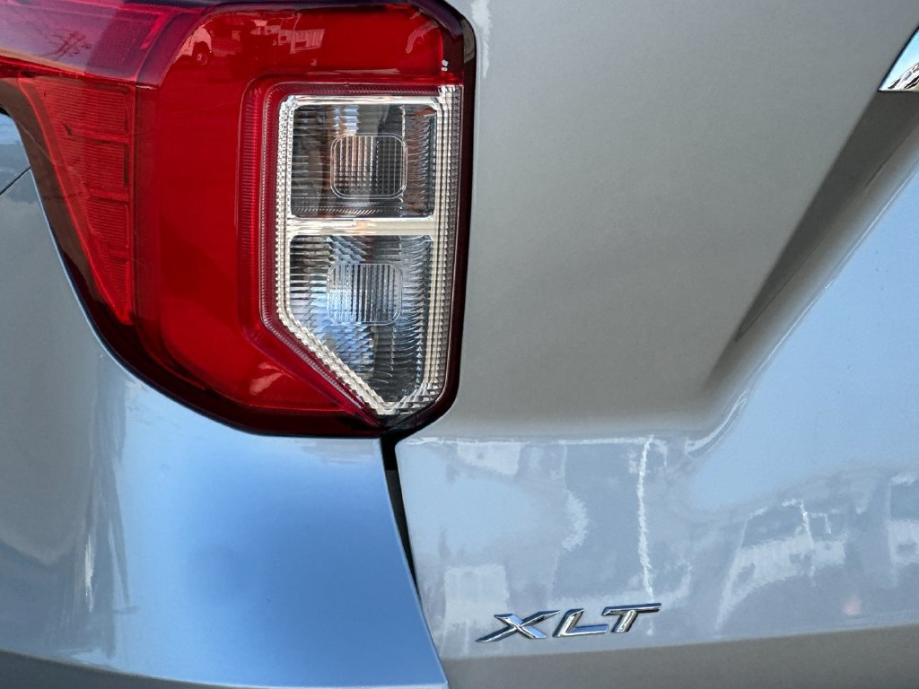 Certified 2023 Ford Explorer XLT RWD image 25