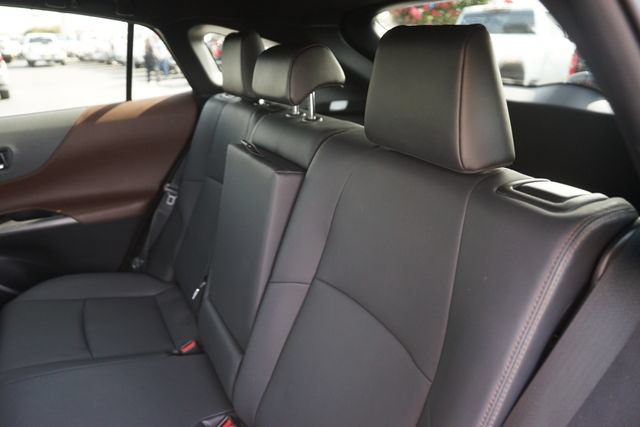Used 2023 Toyota Venza XLE AWD/4WD image 13