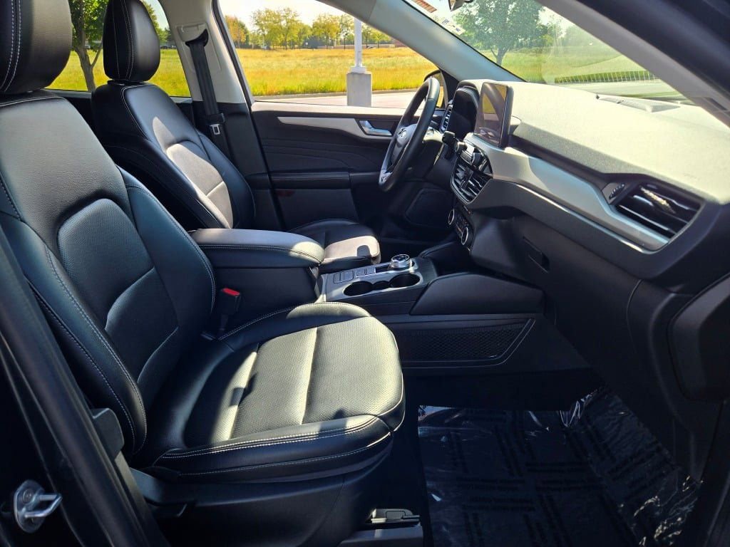 Certified 2022 Ford Escape SEL w/ Technology Package image 6