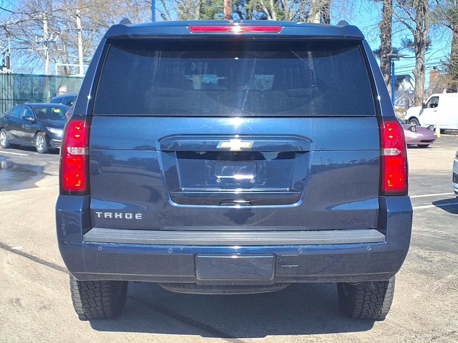 Used 2019 Chevrolet Tahoe LT w/ Luxury Package image 4