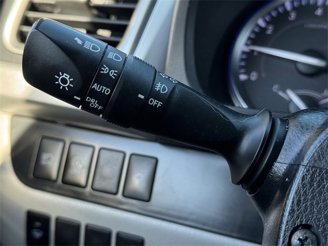 Used 2019 Toyota Highlander XLE image 22