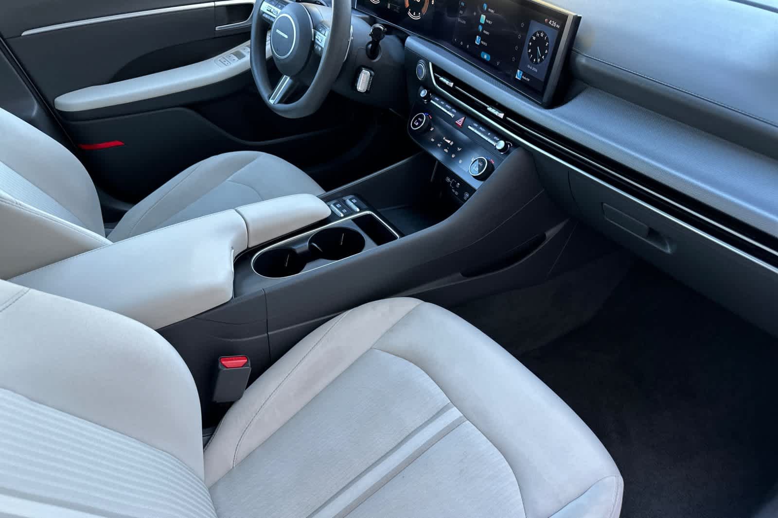 Used 2025 Hyundai Sonata SEL FWD image 15