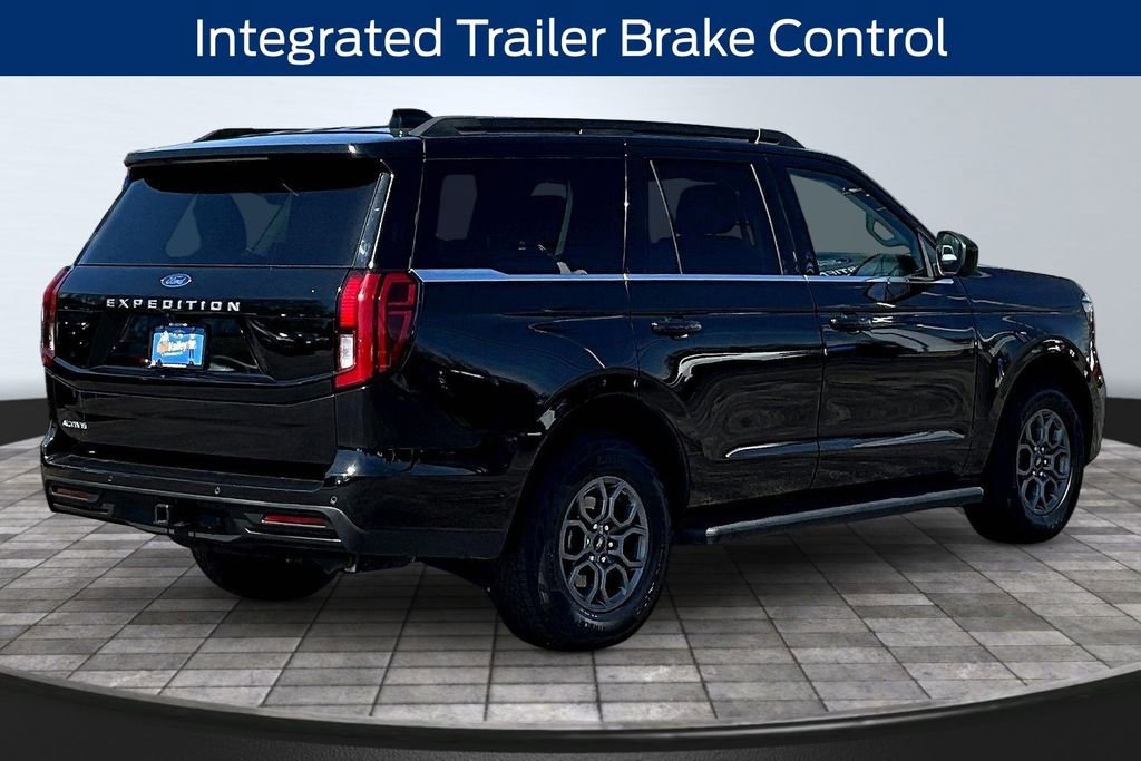 Certified 2025 Ford Expedition Active AWD/4WD image 6