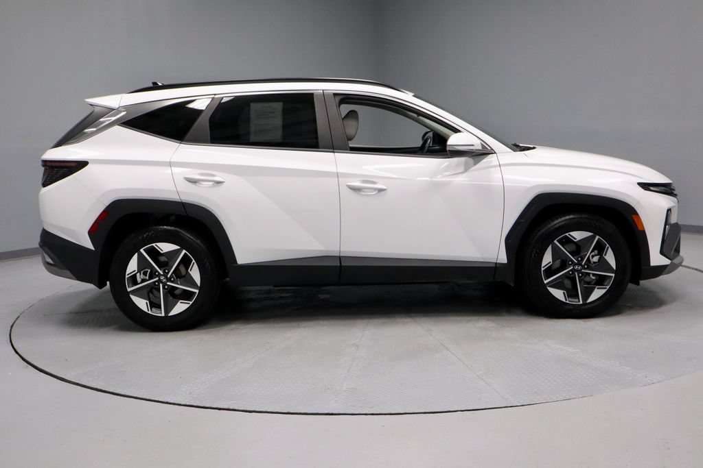 Used 2025 Hyundai Tucson SEL FWD image 13