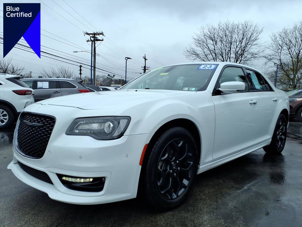 Used 2023 Chrysler 300 Touring L w/ Popular Equipment Group image 1