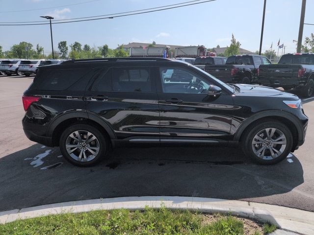 Certified 2023 Ford Explorer XLT w/ Equipment Group 202A AWD/4WD image 6
