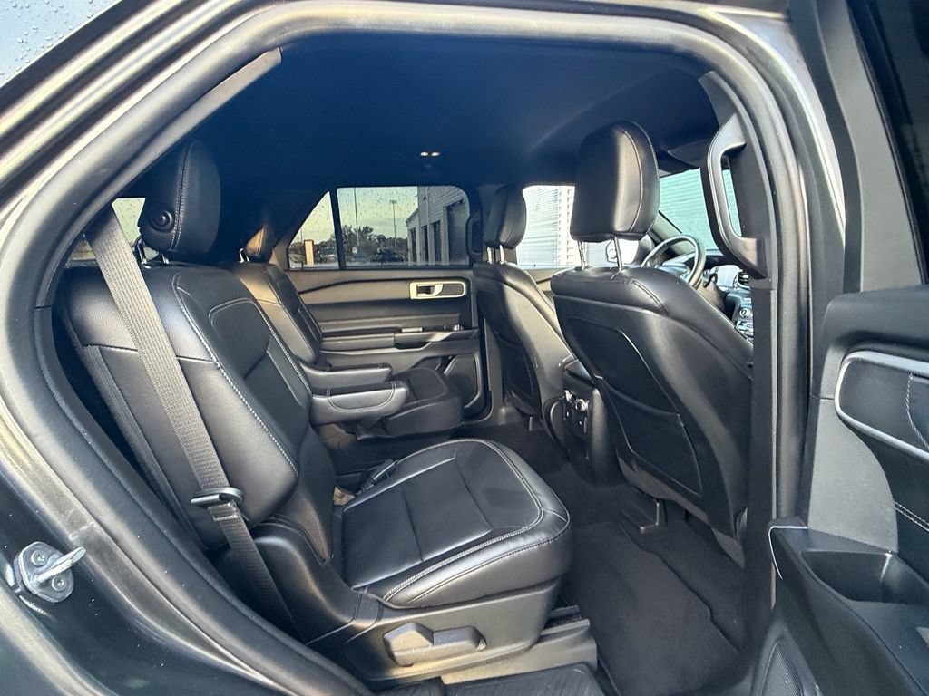 Certified 2020 Ford Explorer XLT w/ Equipment Group 202A AWD/4WD image 15