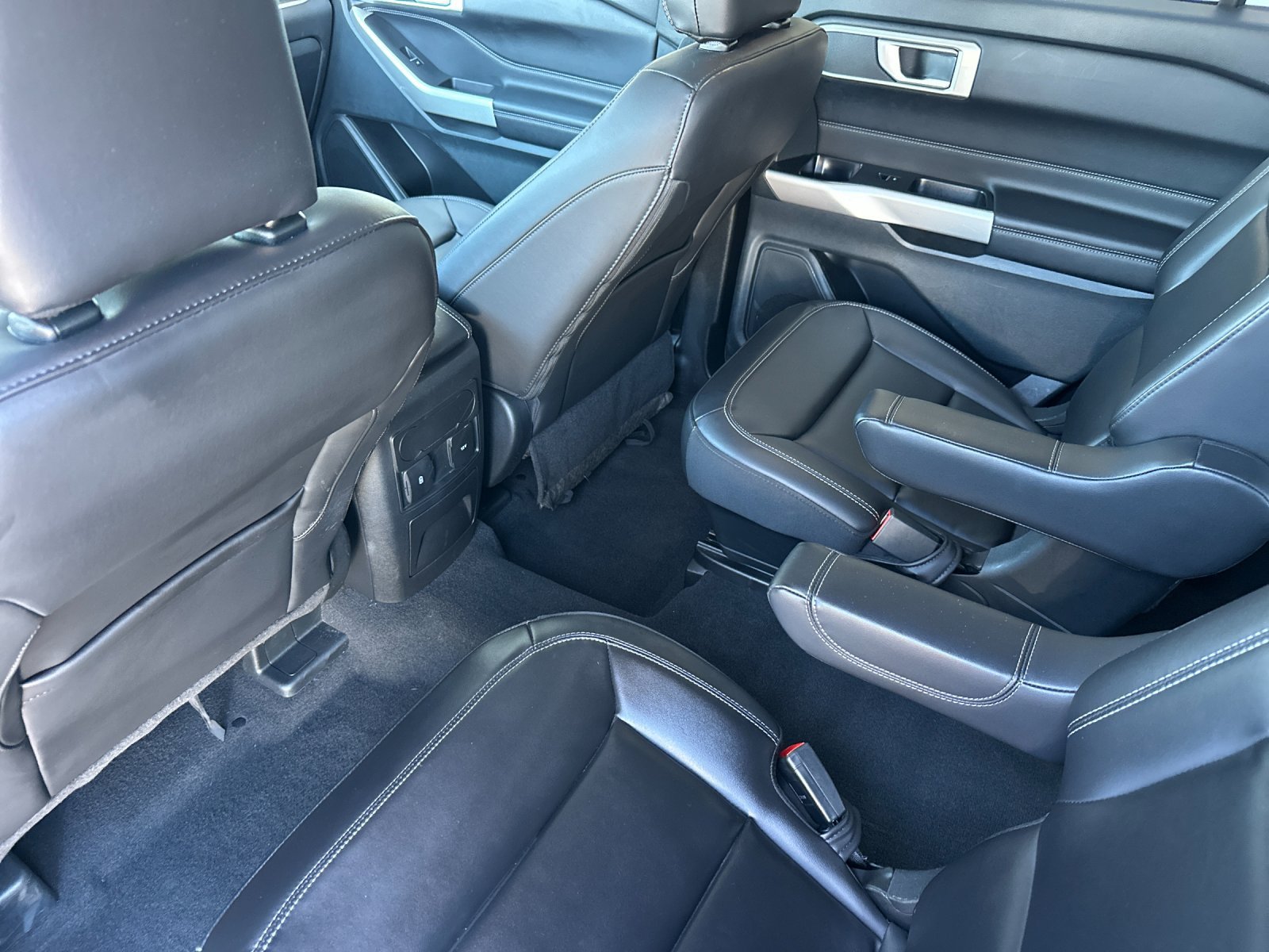 Certified 2023 Ford Explorer XLT w/ Equipment Group 202A RWD image 13