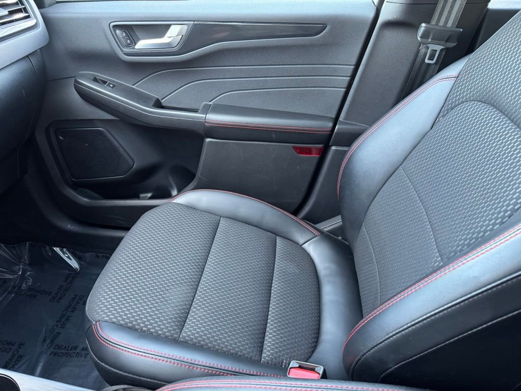 Certified 2023 Ford Escape ST-Line w/ Tech Pack #1 AWD/4WD image 25
