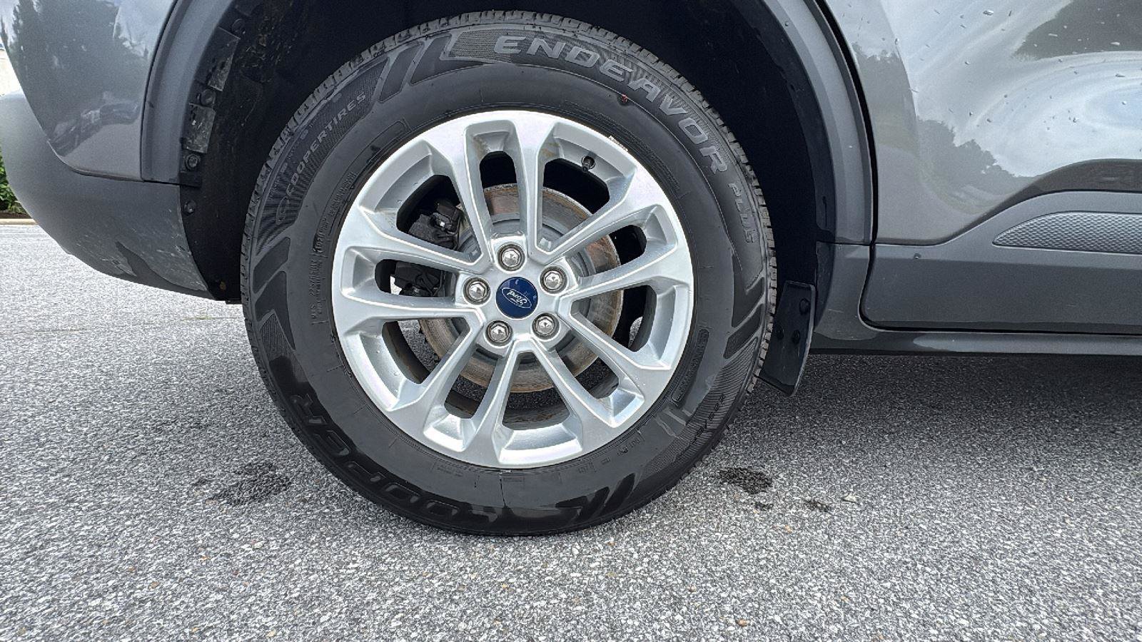 Certified 2022 Ford Escape SE w/ Cold Weather Package AWD/4WD image 11