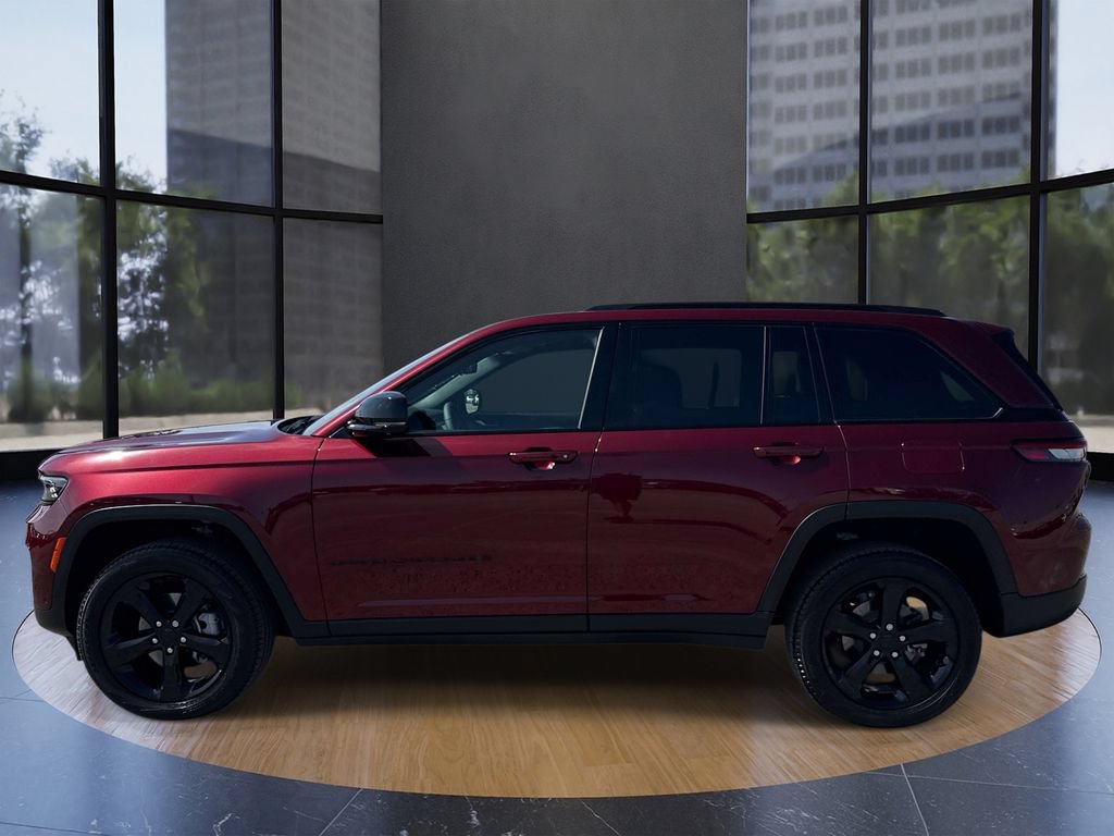 Used 2025 Jeep Grand Cherokee Limited w/ Luxury Tech Group II RWD image 6