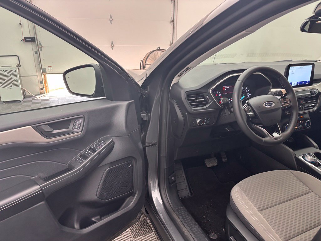 Certified 2022 Ford Escape SE w/ Convenience Package AWD/4WD image 16