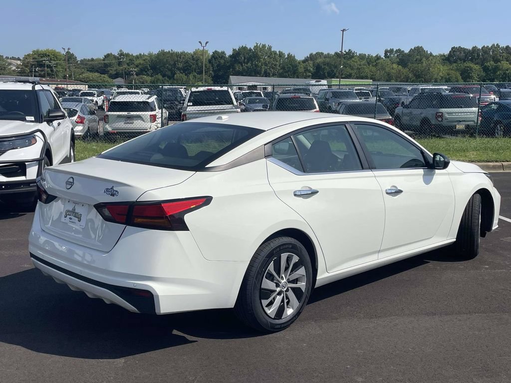 Used 2025 Nissan Altima 2.5 S FWD image 3