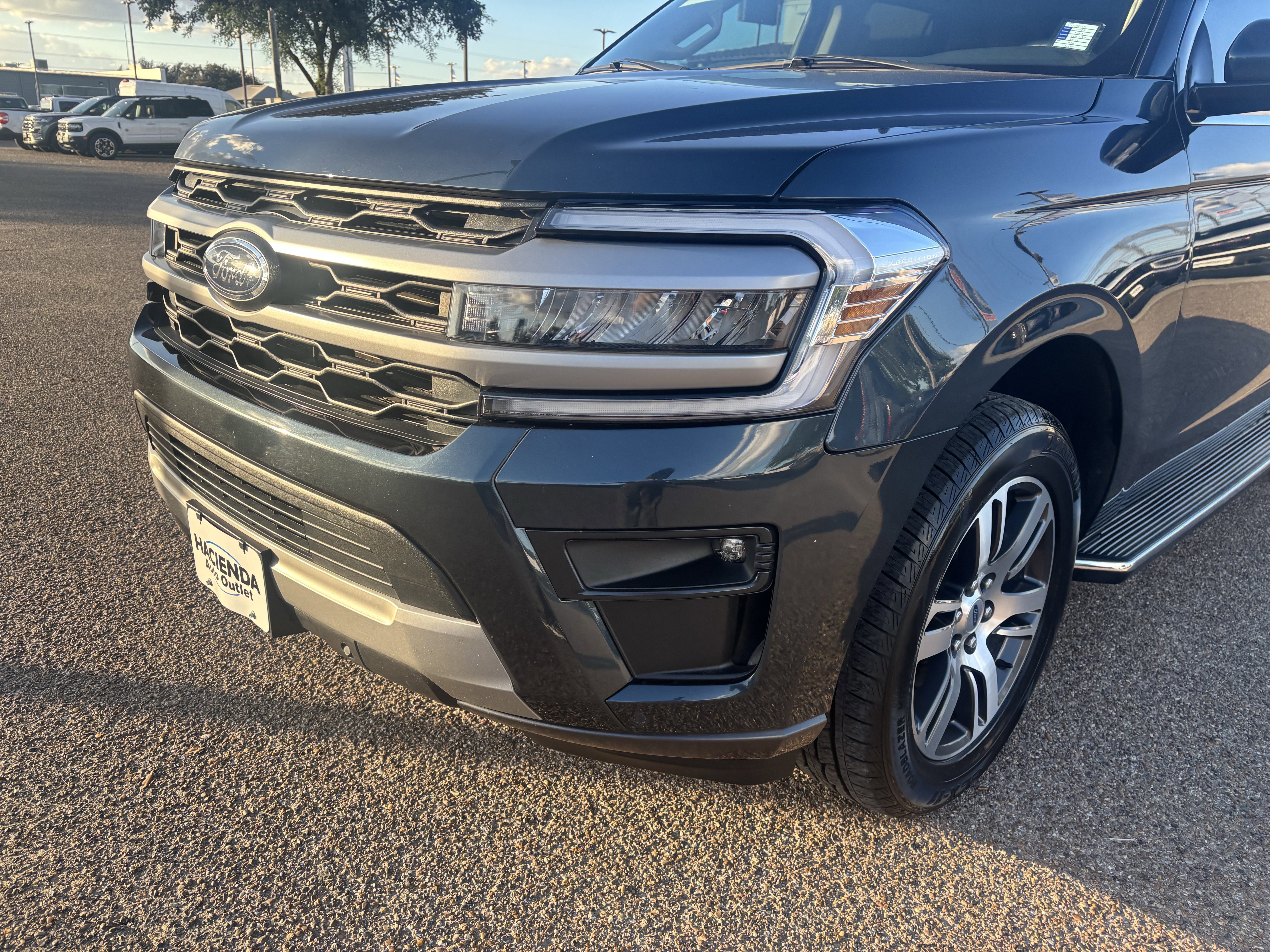Certified 2022 Ford Expedition XLT image 2