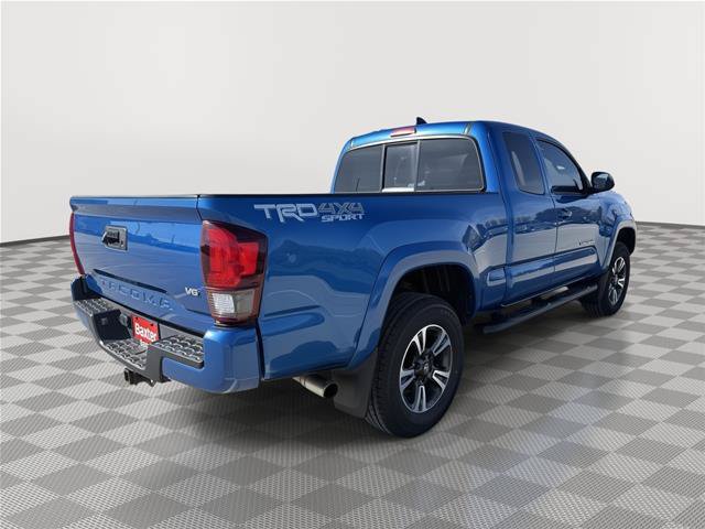 Used 2018 Toyota Tacoma TRD Sport AWD/4WD image 8