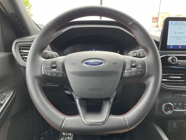 Certified 2025 Ford Escape ST-Line AWD/4WD image 12