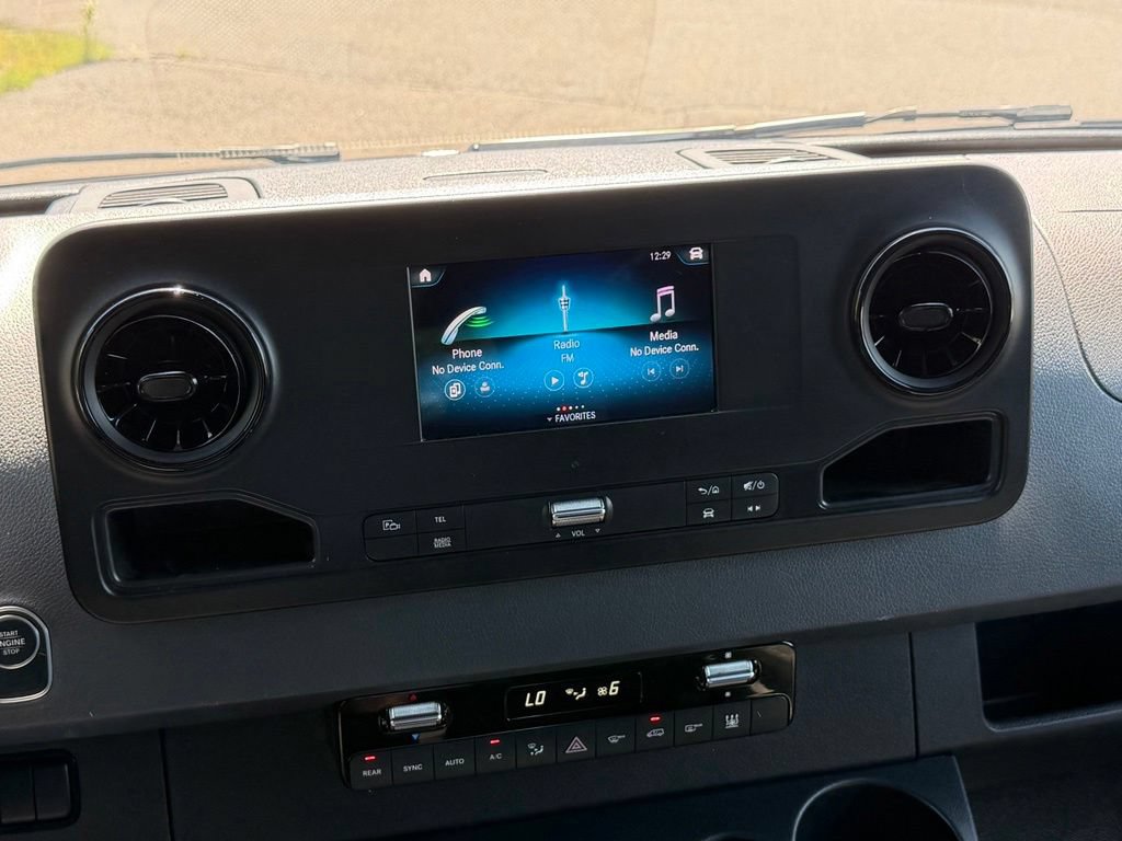 Used 2024 Mercedes-Benz Sprinter 2500 image 5