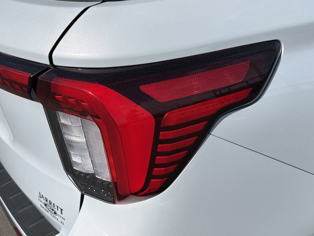 Certified 2025 Ford Explorer Active w/ Active Comfort Package image 9