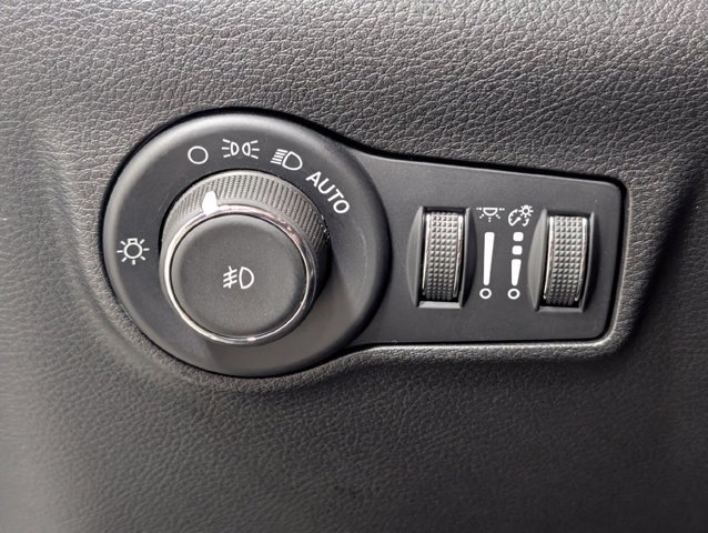 Used 2025 Jeep Compass Limited AWD/4WD image 11