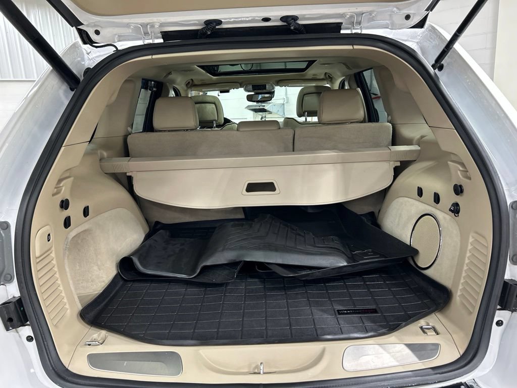 Used 2019 Jeep Grand Cherokee Overland AWD/4WD image 27