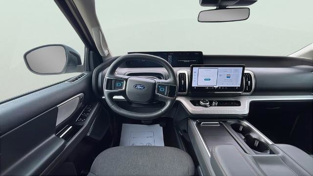 Certified 2025 Ford Expedition Active AWD/4WD image 11