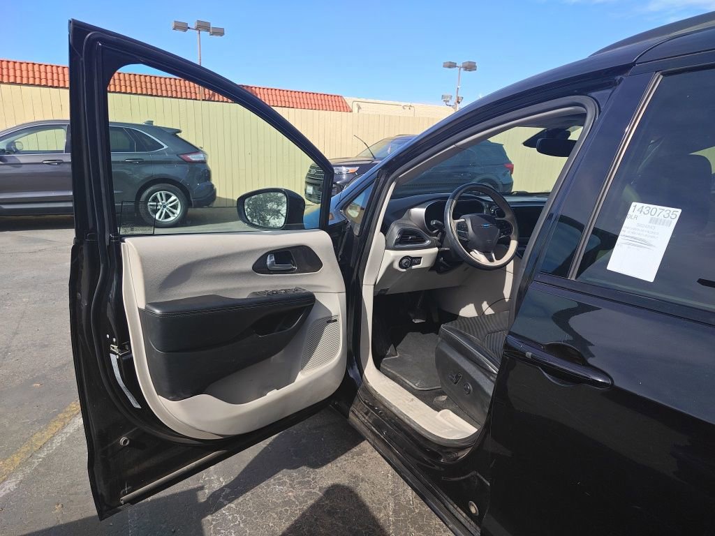 Used 2018 Chrysler Pacifica Limited w/ Advanced Safetytec Group image 10