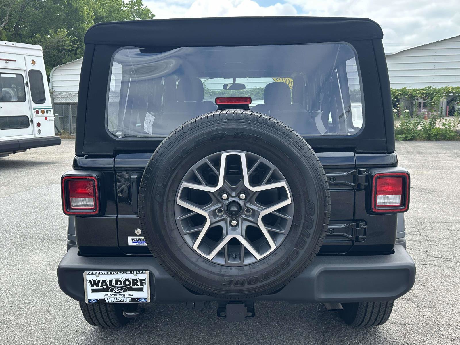 Used 2024 Jeep Wrangler Unlimited Sport AWD/4WD image 5