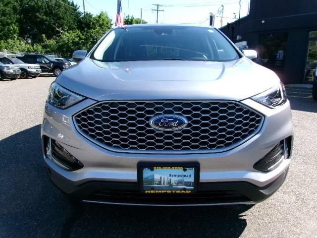 Certified 2024 Ford Edge SEL w/ Convenience Package AWD/4WD image 2