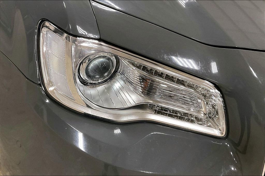 Used 2019 Chrysler 300 Limited w/ Safetytec Plus Group AWD/4WD image 27