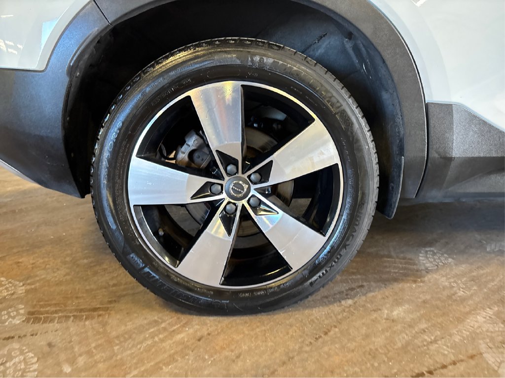 Used 2020 Volvo XC40 T5 Momentum w/ Protection Package AWD/4WD image 22