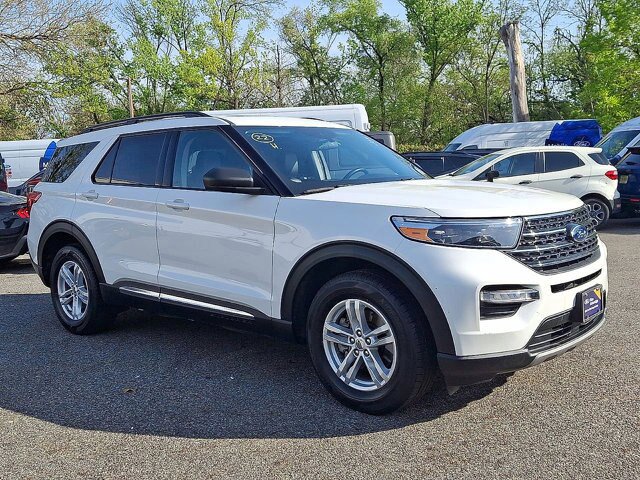Certified 2022 Ford Explorer XLT w/ Equipment Group 202A AWD/4WD image 7