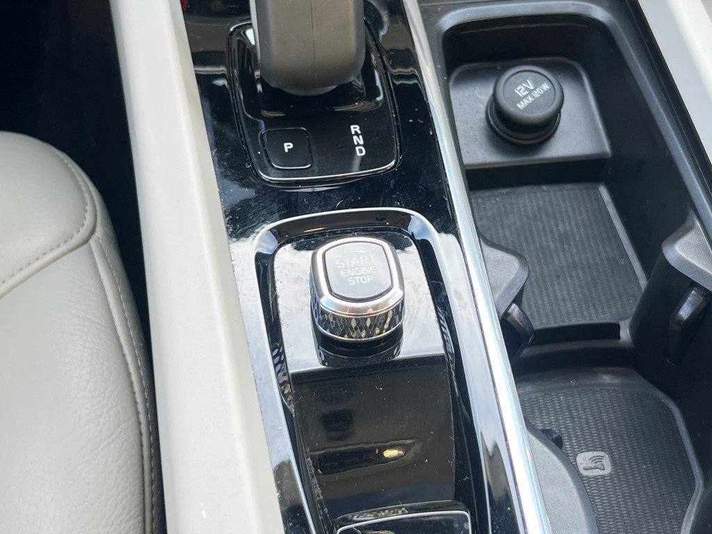 Used 2022 Volvo S60 B5 Momentum w/ Climate Package image 24