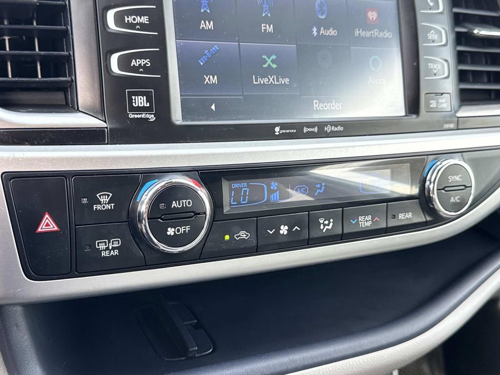 Used 2018 Toyota Highlander Limited Platinum w/ Carpet Mat Package (TMS) image 14