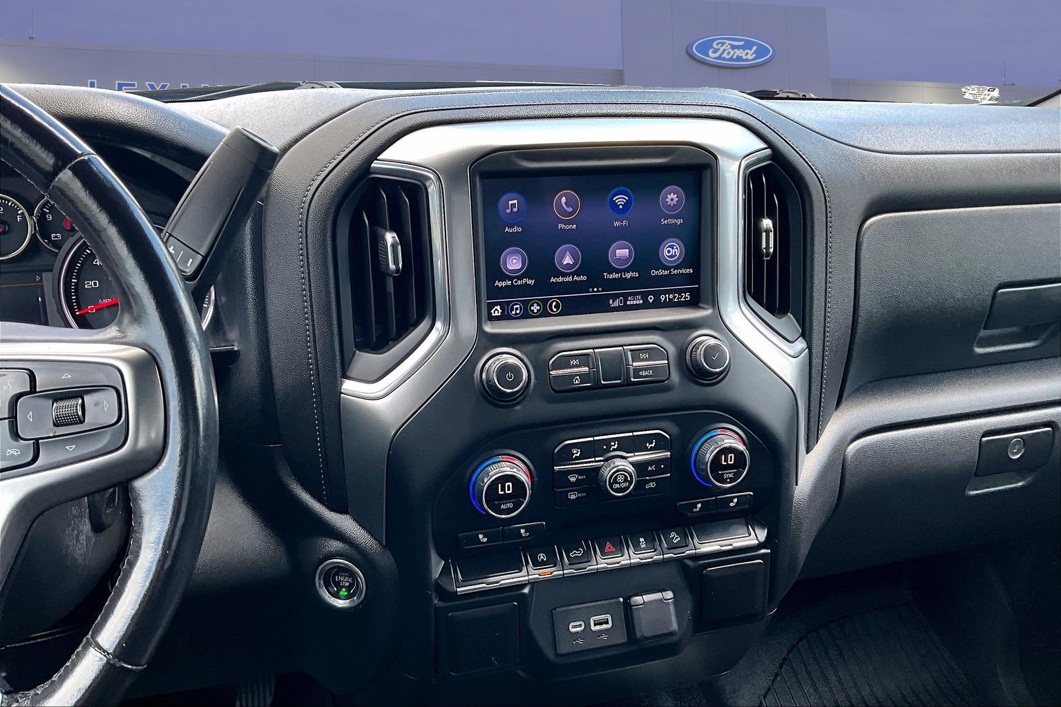 Used 2020 Chevrolet Silverado 1500 RST AWD/4WD image 10
