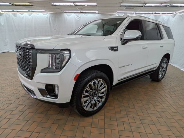 Used 2023 GMC Yukon Denali Ultimate AWD/4WD image 3