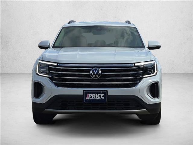 Used 2025 Volkswagen Atlas SE FWD image 2