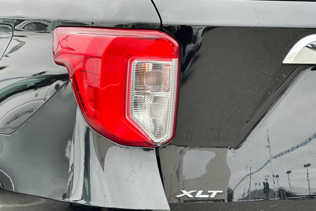 Certified 2023 Ford Explorer XLT w/ Equipment Group 202A RWD image 29