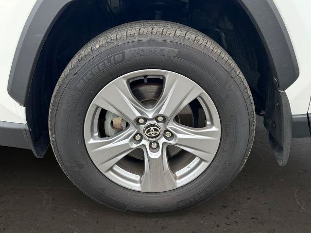 Used 2024 Toyota RAV4 XLE AWD/4WD image 25