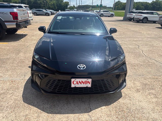 Used 2025 Toyota Camry SE FWD image 4