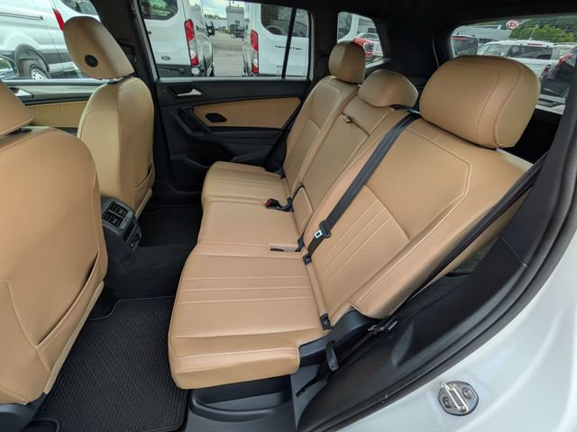 Used 2024 Volkswagen Tiguan SE AWD/4WD image 16